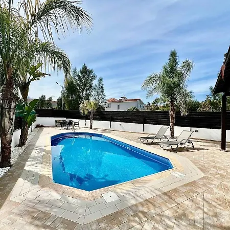 Pernera Cozy 4br *