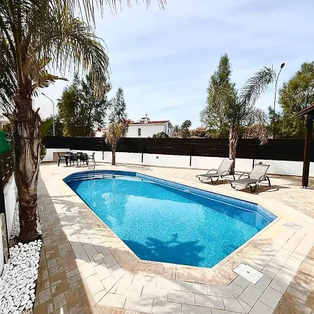 Villa Pernera Cozy 4br *